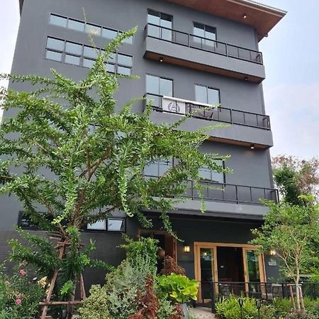The Lantern Suites Ban Song Hong Eksteriør billede