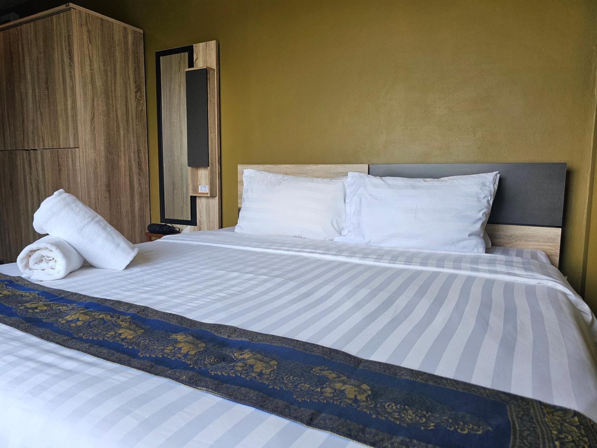 The Lantern Suites Ban Song Hong Eksteriør billede