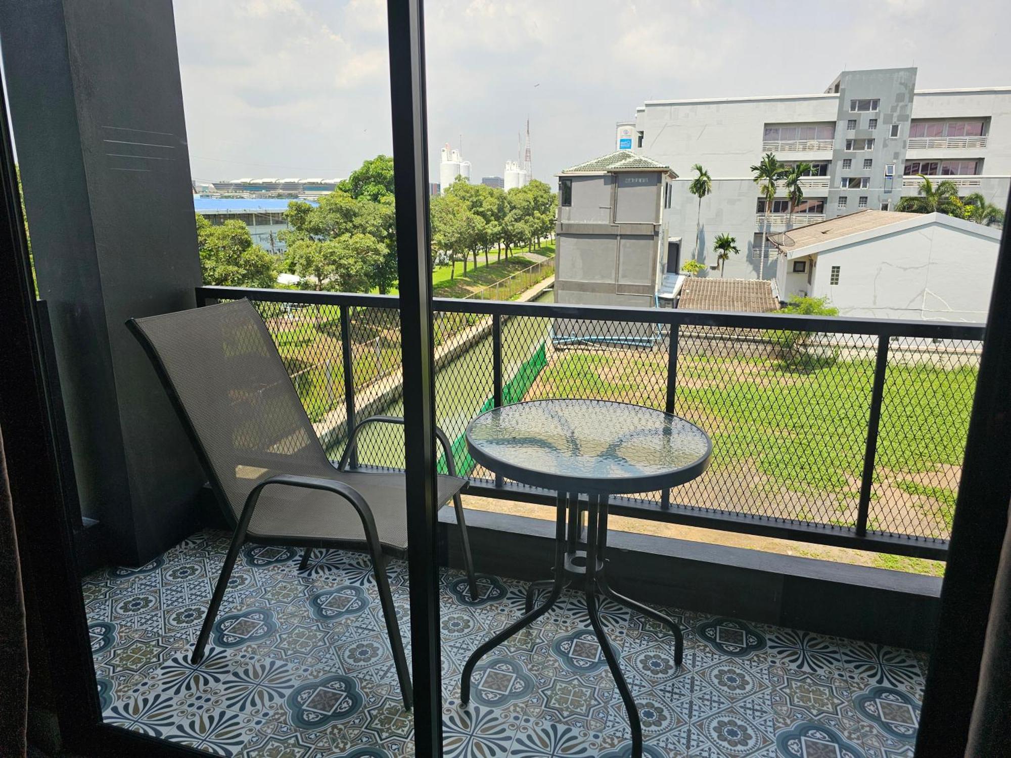 The Lantern Suites Ban Song Hong Eksteriør billede
